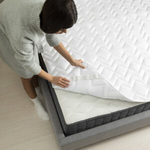 Наматрацник стьобаний Comfort зі стрічками по кутах TM IDEIA 140*200 см